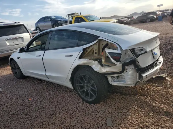 5YJ3E1EA2MF923156 2021 TESLA MODEL 3 - Image 2