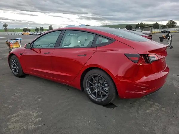 5YJ3E1EA2MF982868 2021 TESLA MODEL 3 - Image 2