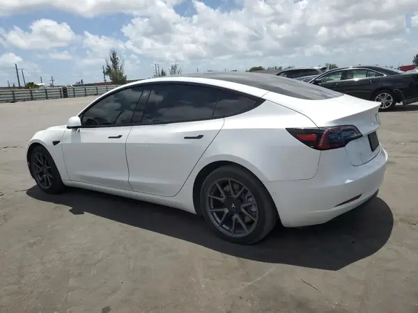 5YJ3E1EA2MF985463 2021 TESLA MODEL 3 - Image 2