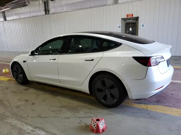 5YJ3E1EA2MF987584 2021 TESLA MODEL 3 - Image 2