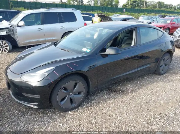 5YJ3E1EA2NF107243 2022 TESLA MODEL 3 - Image 2