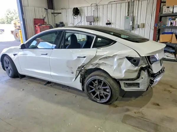 5YJ3E1EA2NF112071 2022 TESLA MODEL 3 - Image 2