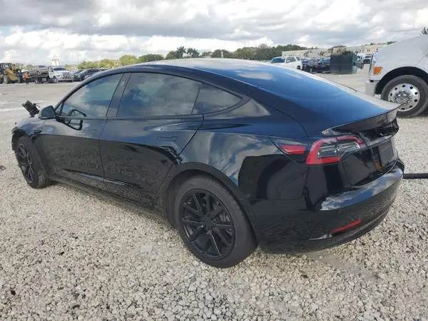 5YJ3E1EA2NF124334 2022 TESLA MODEL 3 - Image 2