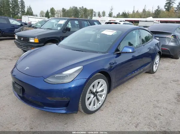 5YJ3E1EA2NF142932 2022 TESLA MODEL 3 - Image 2