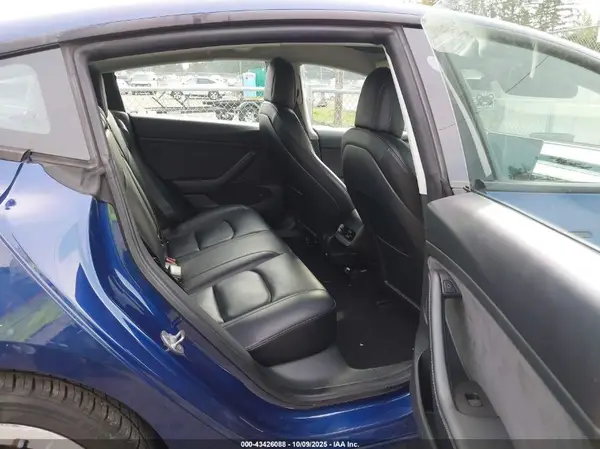 5YJ3E1EA2NF142932 2022 TESLA MODEL 3 - Image 8