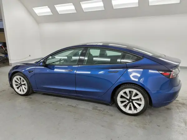 5YJ3E1EA2NF143207 2022 TESLA MODEL 3 - Image 2