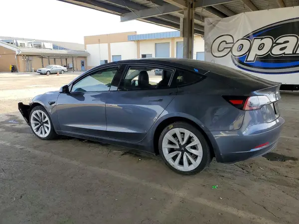 5YJ3E1EA2NF145684 2022 TESLA MODEL 3 - Image 2