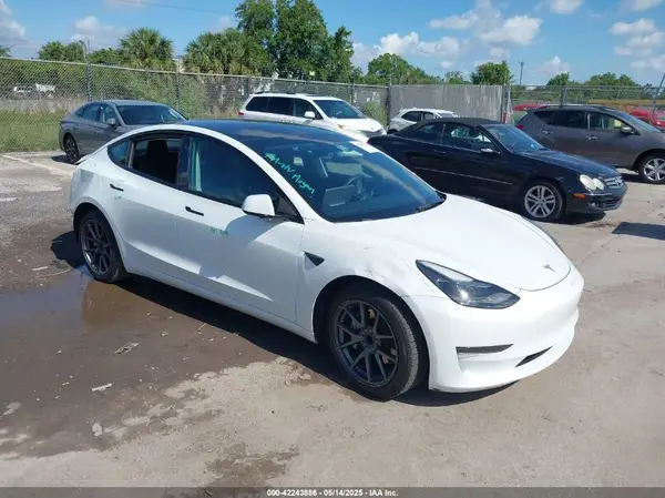 5YJ3E1EA2NF148570 2022 TESLA MODEL 3 - Image 1