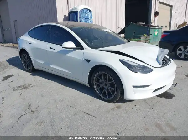 5YJ3E1EA2NF154885 2022 TESLA MODEL 3 - Image 1