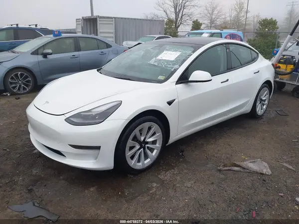 5YJ3E1EA2NF165790 2022 TESLA MODEL 3 - Image 2