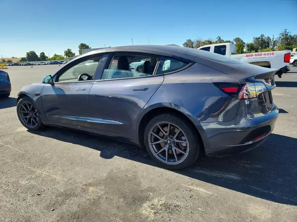 5YJ3E1EA2NF168107 2022 TESLA MODEL 3 - Image 2