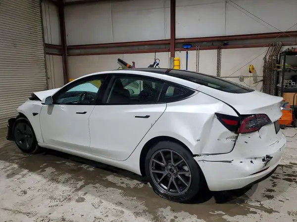 5YJ3E1EA2NF170410 2022 TESLA MODEL 3 - Image 2