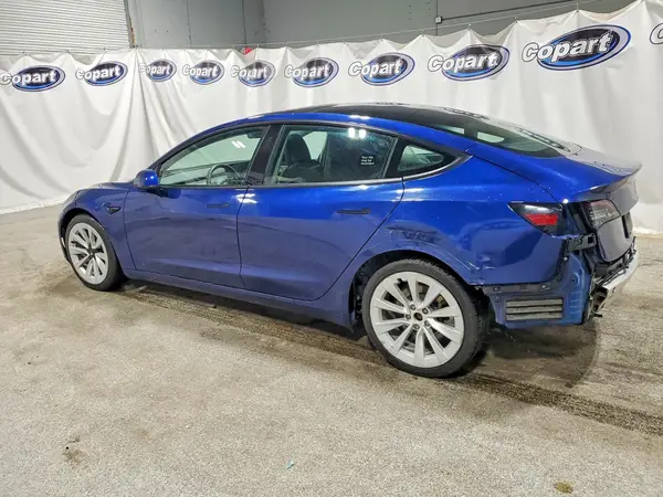 5YJ3E1EA2NF187370 2022 TESLA MODEL 3 - Image 2