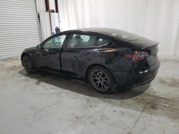 5YJ3E1EA2NF190088 2022 TESLA MODEL 3 - Image 2