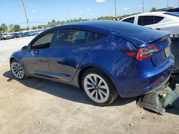 5YJ3E1EA2NF190883 2022 TESLA MODEL 3 - Image 2