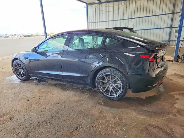 5YJ3E1EA2NF191323 2022 TESLA MODEL 3 - Image 2