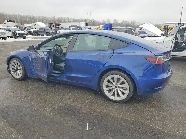 5YJ3E1EA2NF191452 2022 TESLA MODEL 3 - Image 2