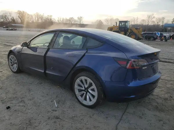5YJ3E1EA2NF192083 2022 TESLA MODEL 3 - Image 2