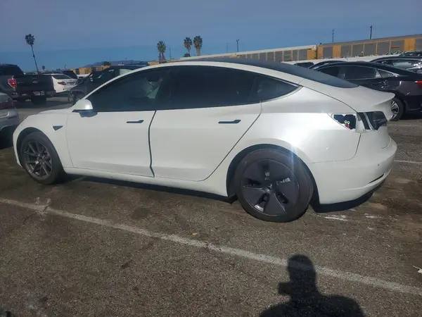 5YJ3E1EA2NF202837 2022 TESLA MODEL 3 - Image 2