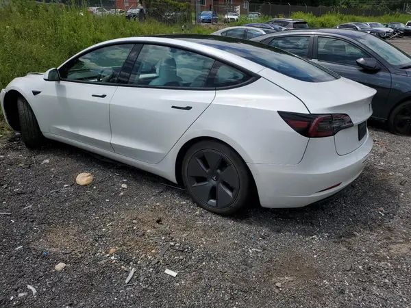 5YJ3E1EA2NF203647 2022 TESLA MODEL 3 - Image 2