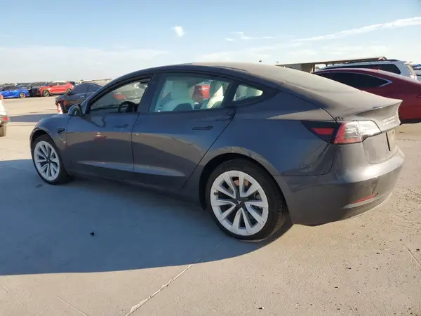 5YJ3E1EA2NF204975 2022 TESLA MODEL 3 - Image 2