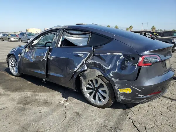 5YJ3E1EA2NF209562 2022 TESLA MODEL 3 - Image 2
