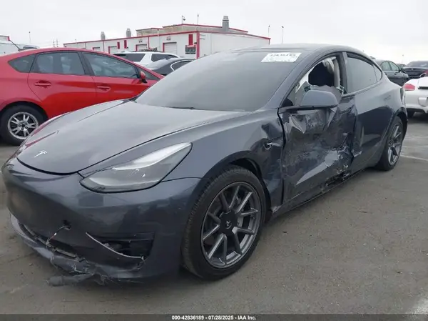 5YJ3E1EA2NF235465 2022 TESLA MODEL 3 - Image 2