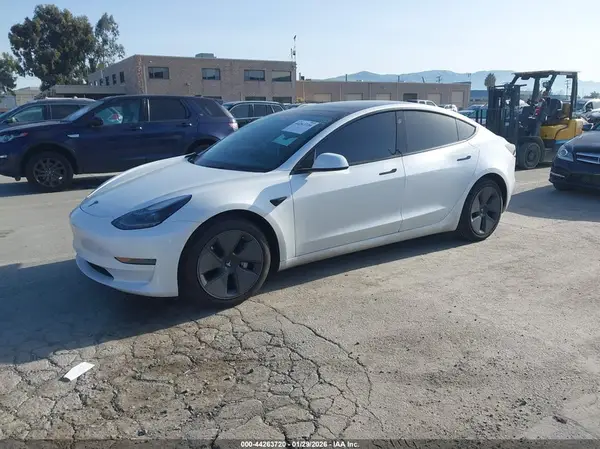 5YJ3E1EA2NF241184 2022 TESLA MODEL 3 - Image 2