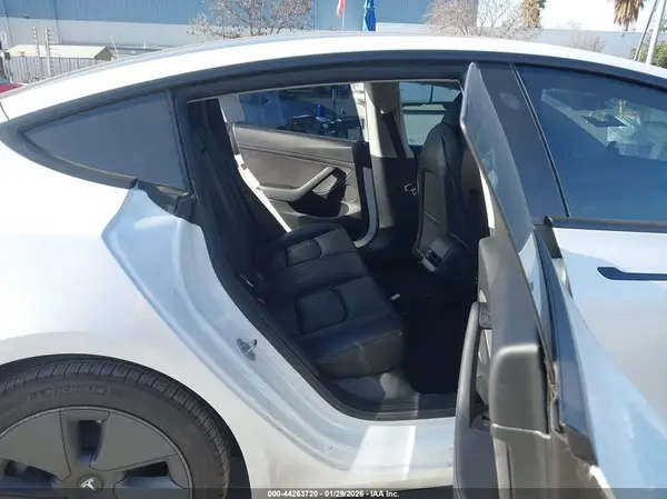 5YJ3E1EA2NF241184 2022 TESLA MODEL 3 - Image 8