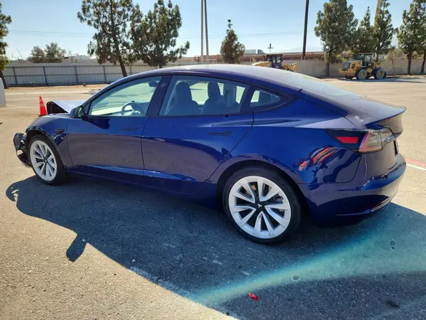 5YJ3E1EA2NF243954 2022 TESLA MODEL 3 - Image 2