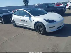 5YJ3E1EA2NF245817 2022 TESLA MODEL 3