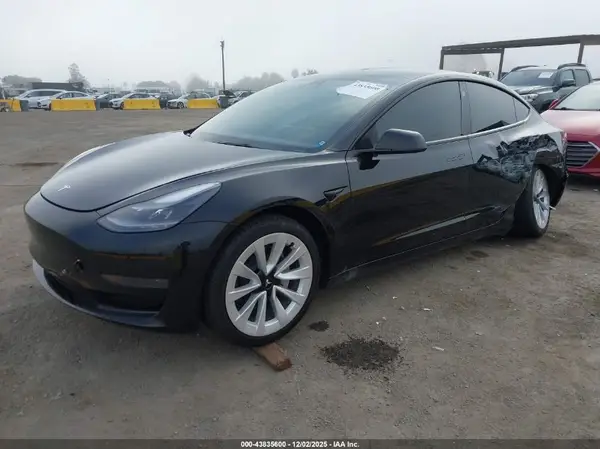 5YJ3E1EA2NF255134 2022 TESLA MODEL 3 - Image 2