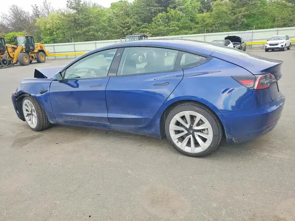 5YJ3E1EA2NF285573 2022 TESLA MODEL 3 - Image 2