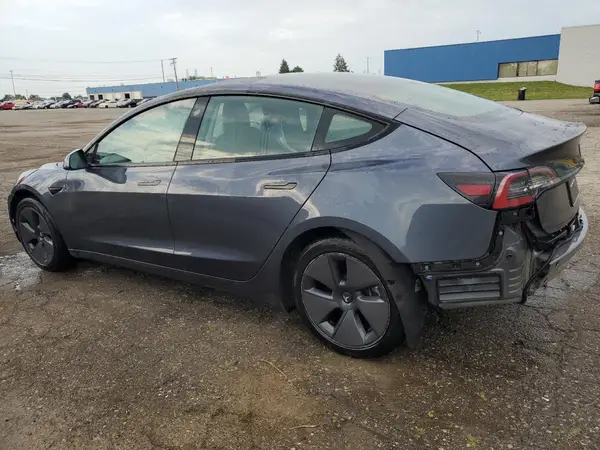 5YJ3E1EA2NF285699 2022 TESLA MODEL 3 - Image 2