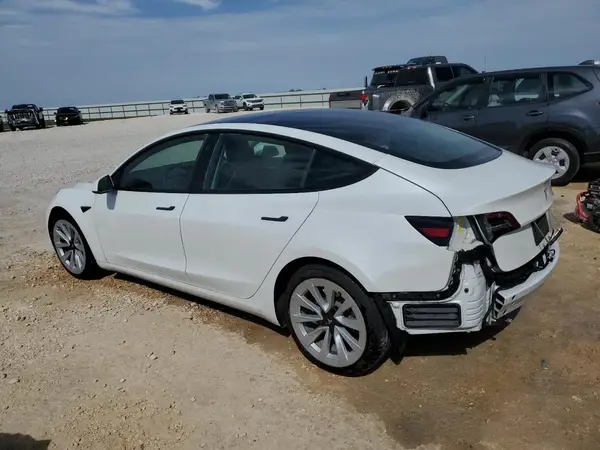 5YJ3E1EA2NF285959 2022 TESLA MODEL 3 - Image 2