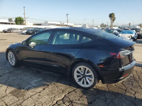 5YJ3E1EA2NF288523 2022 TESLA MODEL 3 - Image 2