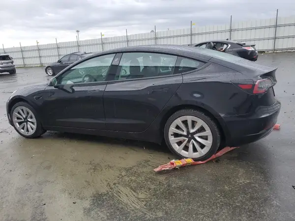 5YJ3E1EA2NF288893 2022 TESLA MODEL 3 - Image 2