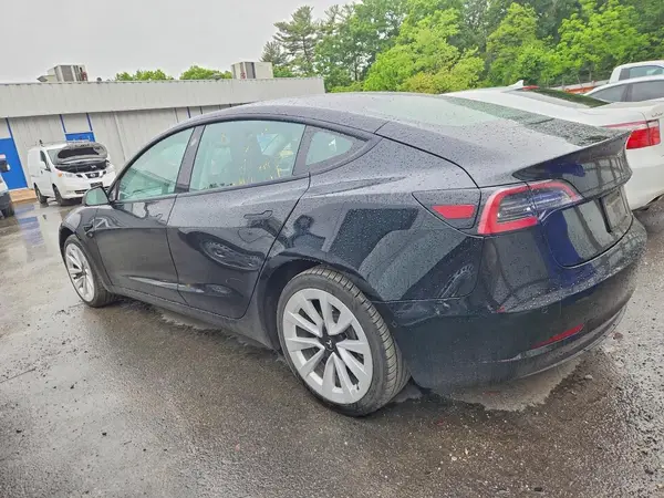 5YJ3E1EA2NF289199 2022 TESLA MODEL 3 - Image 2