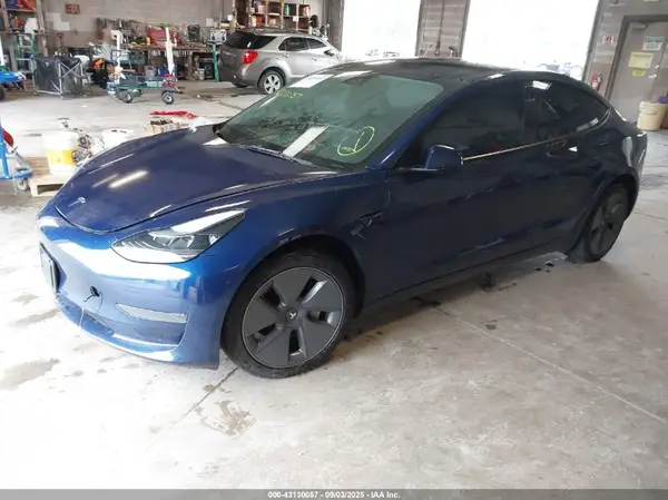 5YJ3E1EA2NF289252 2022 TESLA MODEL 3 - Image 2