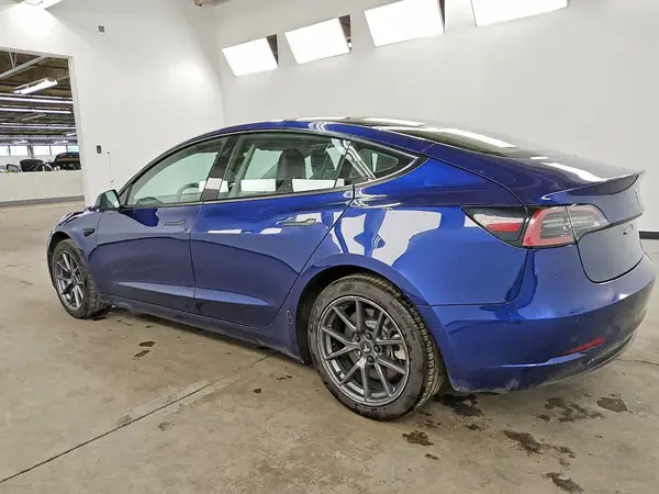5YJ3E1EA2NF290840 2022 TESLA MODEL 3 - Image 2