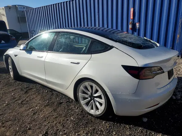 5YJ3E1EA2NF291096 2022 TESLA MODEL 3 - Image 2