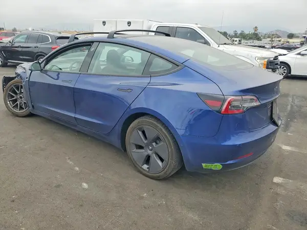 5YJ3E1EA2NF294922 2022 TESLA MODEL 3 - Image 2
