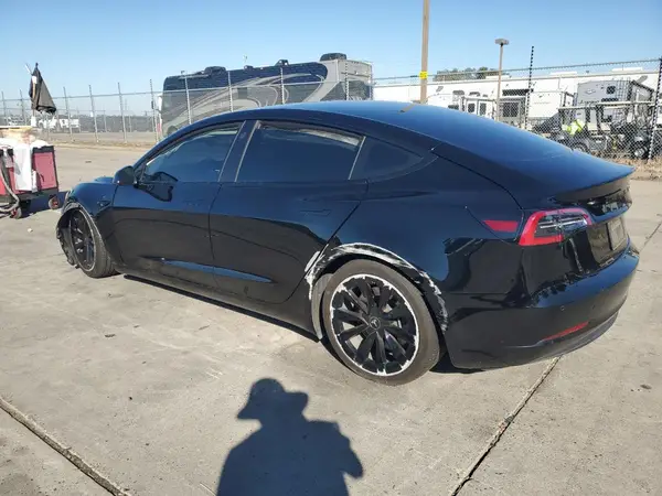 5YJ3E1EA2NF296671 2022 TESLA MODEL 3 - Image 2
