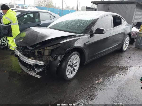 5YJ3E1EA2NF298212 2022 TESLA MODEL 3 - Image 2