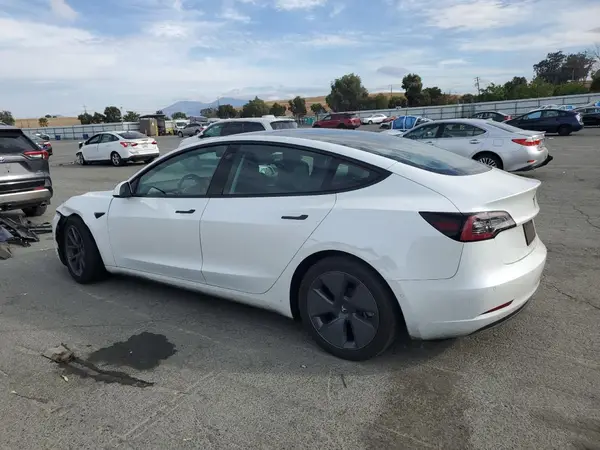 5YJ3E1EA2NF302078 2022 TESLA MODEL 3 - Image 2