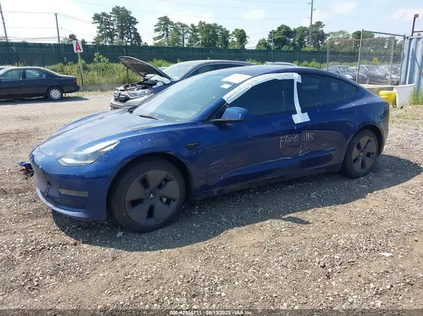 5YJ3E1EA2NF306051 2022 TESLA MODEL 3 - Image 2