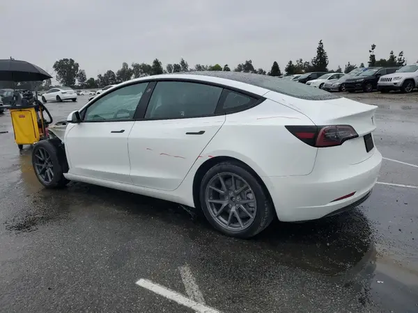 5YJ3E1EA2NF306874 2022 TESLA MODEL 3 - Image 2