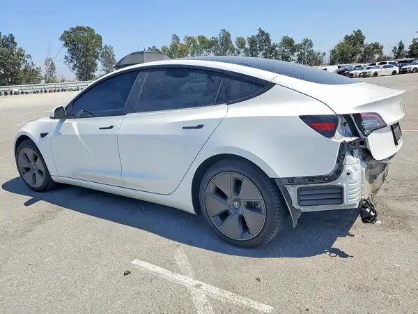 5YJ3E1EA2NF322203 2022 TESLA MODEL 3 - Image 2