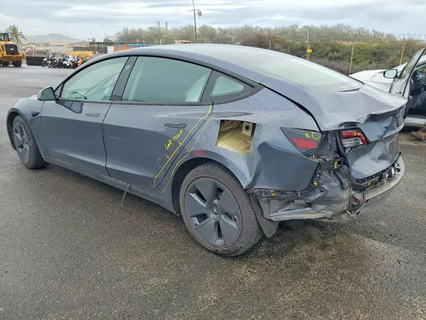 5YJ3E1EA2NF322430 2022 TESLA MODEL 3 - Image 2