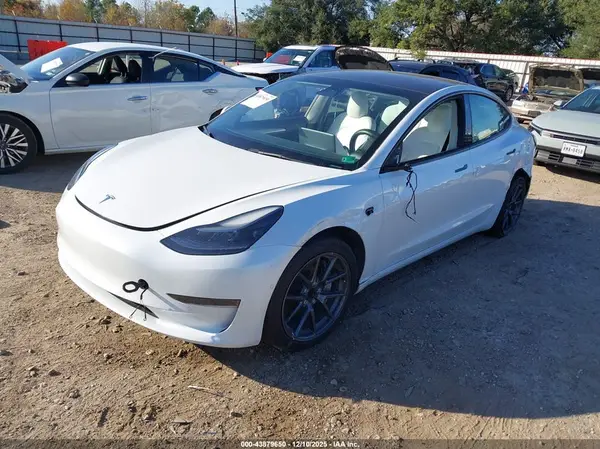 5YJ3E1EA2NF325828 2022 TESLA MODEL 3 - Image 2